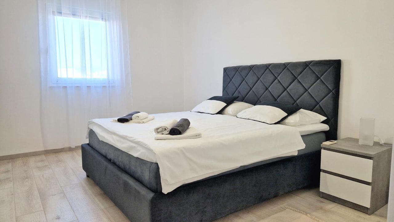 Apartment Lana Krk Town Exterior photo