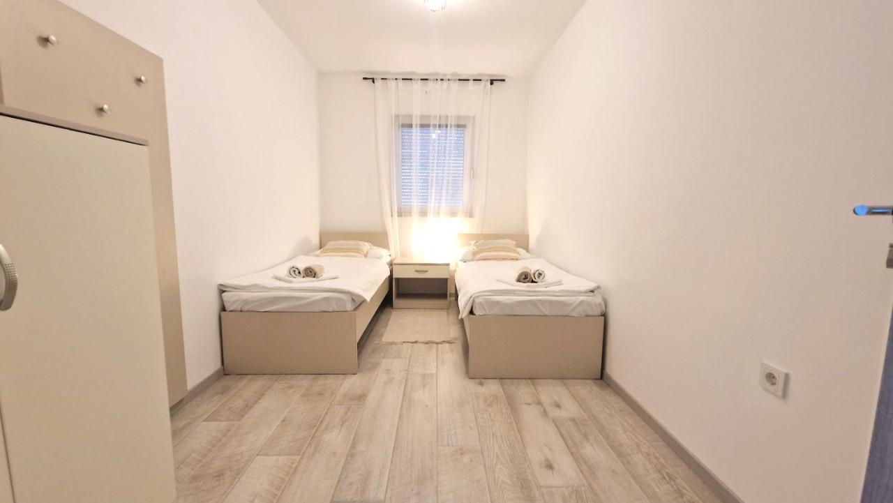 Apartment Lana Krk Town Exterior photo