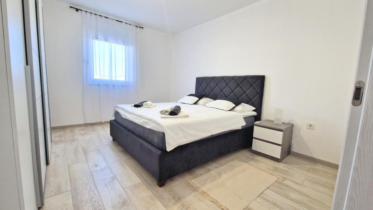 Apartment Lana Krk Town Exterior photo
